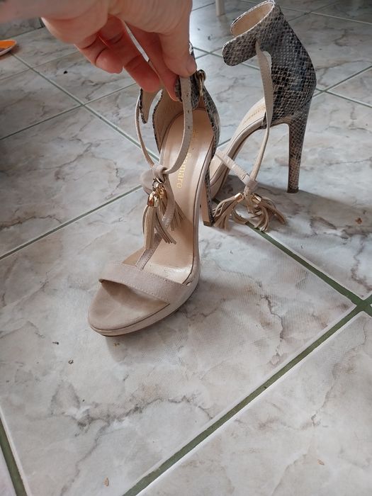 Sandale cu toc înalt marimea 37