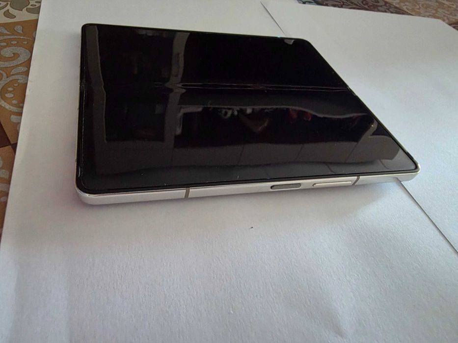Samsung Galaxy Z Fold 5 | 12GB RAM | 256GB | Цвят Крем | Като нов!