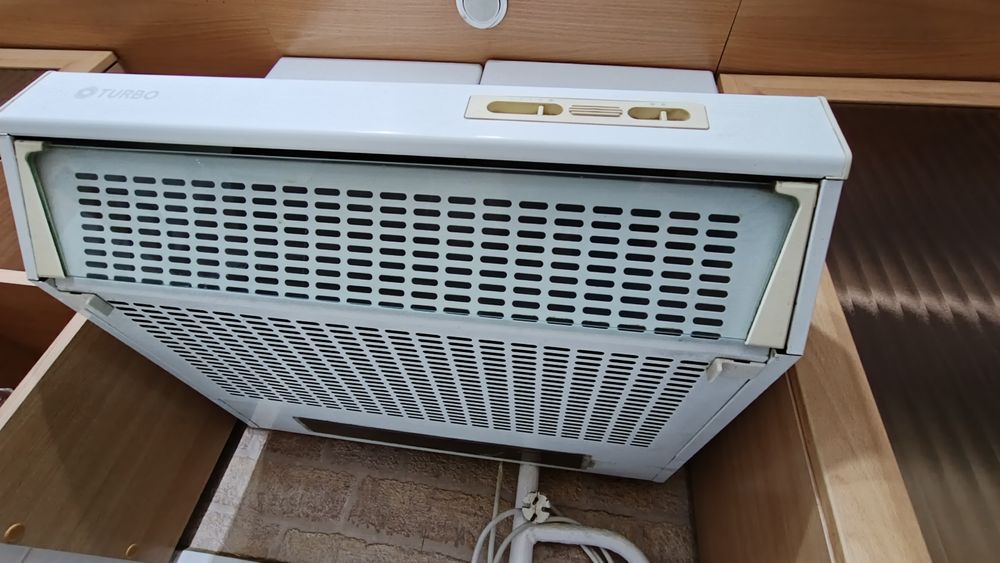 Продам  кухонный вытяжка.