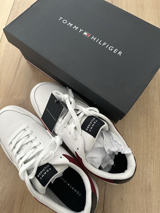 Продам кроссовки Tommy Hilfiger
