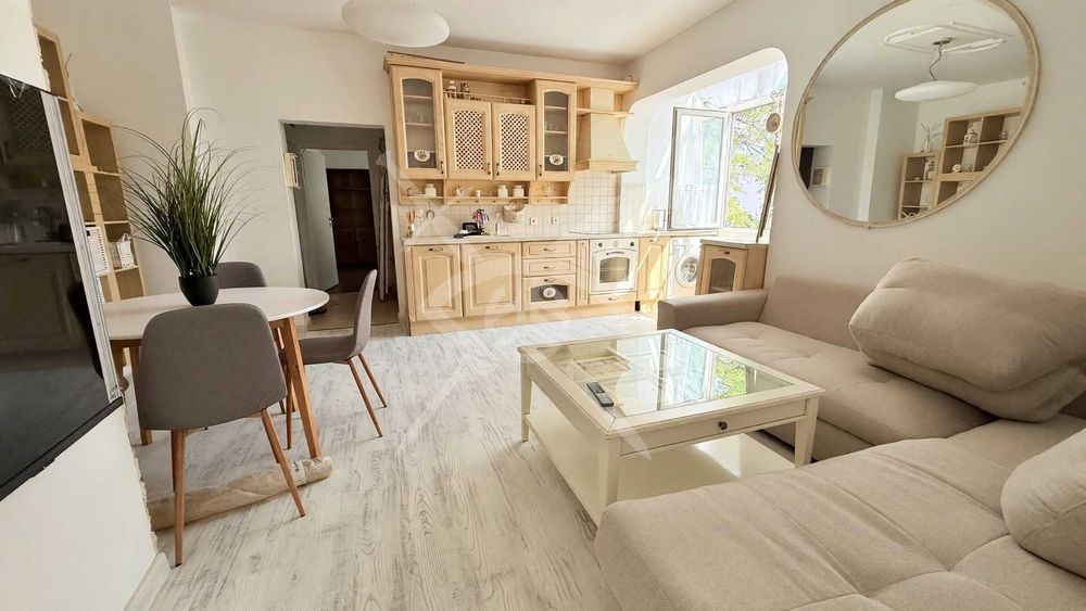 Дава се под наем Тристаен апартамент в София, Оборище - 70 кв.м за 1100 € - Снимка #4
