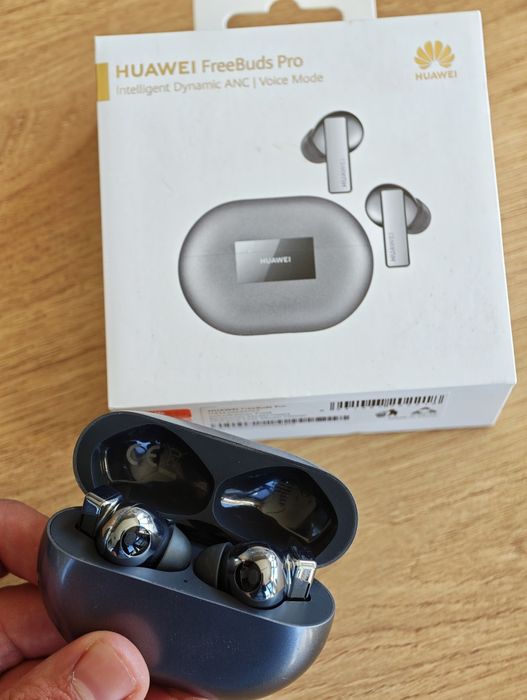 Xiaomi 13 Pro + Huawei Freebuds Pro
