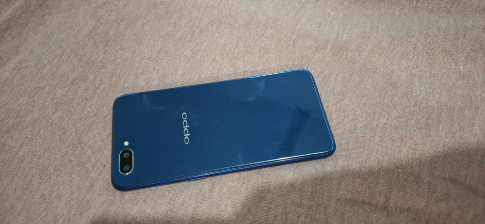 Oppo  A5  64 gb.