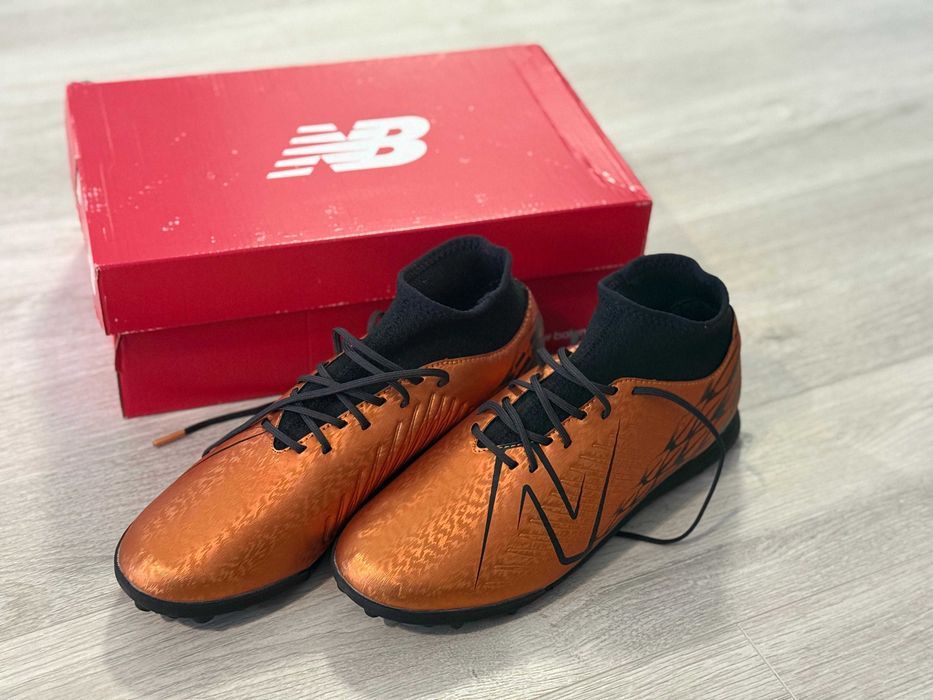 Ghete de sintetic New Balance NOI!