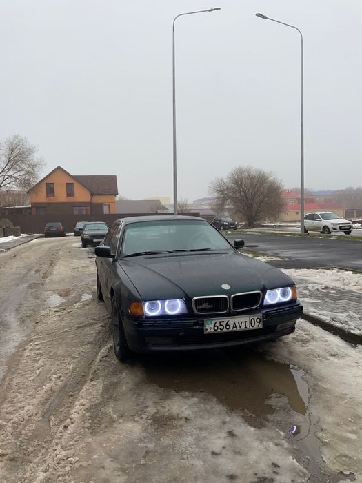 БМВ кузов е38 2.8 литра.