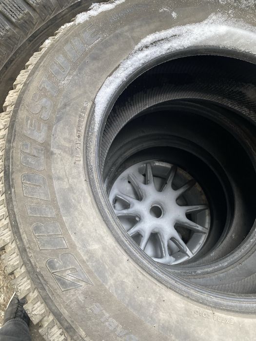 На 17. 265/65. Бриджстоне