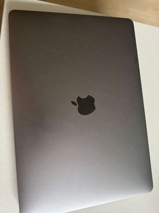 Laptop MacBook Pro 13” 2020 i7 16GB 512 SSD