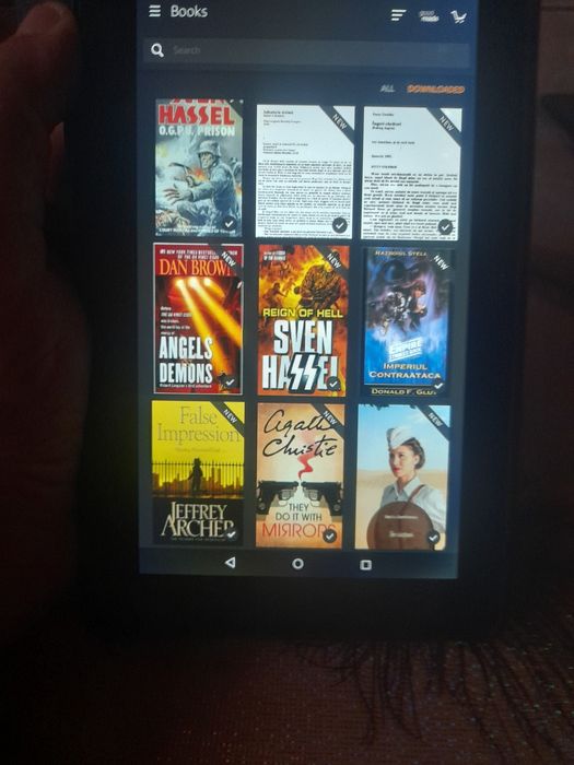 Vind amazon fire generația 5 cu peste 2300 de cărți în limba română