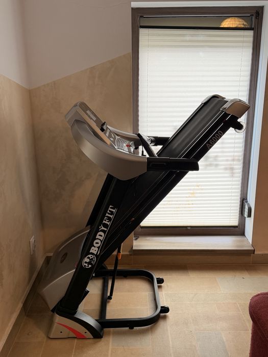 Bandă de alergat electrică BodyFit A6000