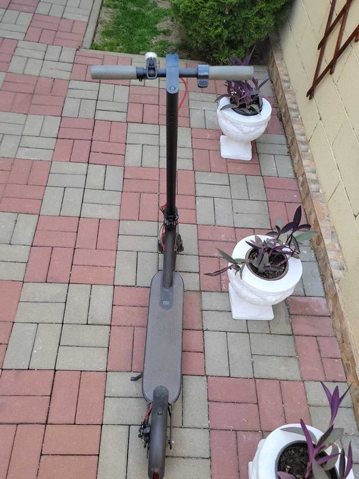 Xiaomi M365 Trotinetă Electrică – Stare Bună