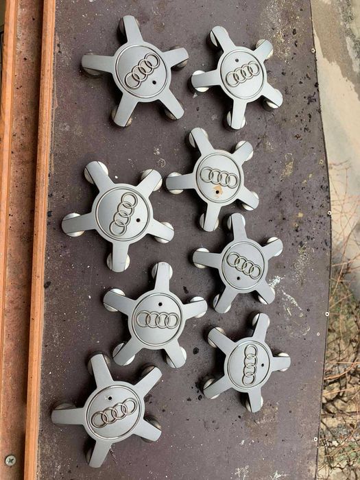 Audi Ауди капачка за джанта с номер 4f0601165n само за 15Eur.