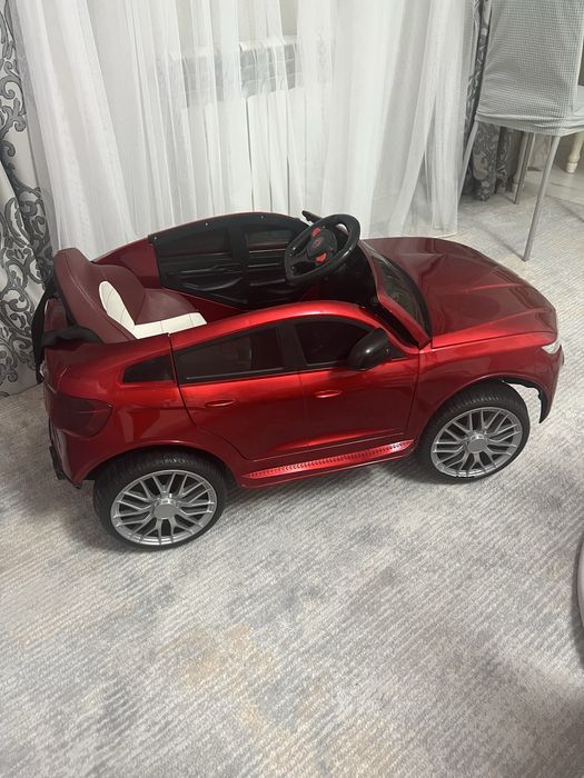 Продам автомобиль детский