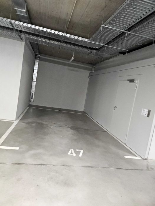 Дава се под наем Гараж / Паркомясто в София, Лозенец - 20 кв.м за 179.52 € - Снимка #2