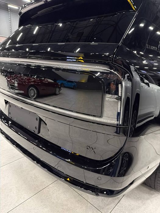 Продаётся Zeekr 9 x ultra. Абсолютно новая машина.