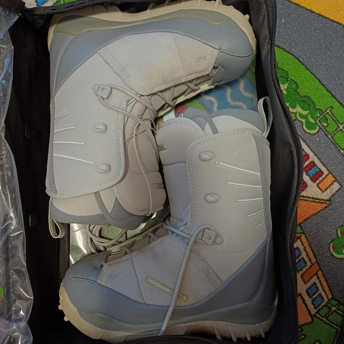 Boots snowboard Salomon marimea 37