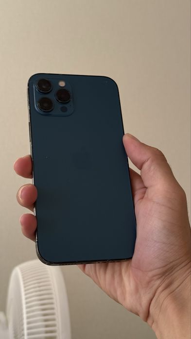 iPhone 12 Pro Max 256GB в отличном состоянии