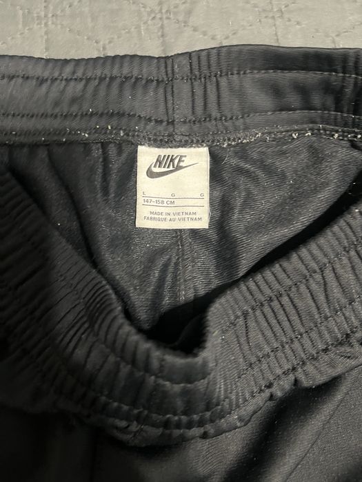 Три оригинални екипа Nike