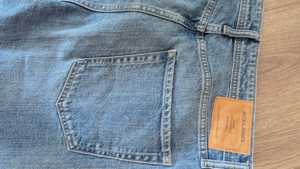 Мъжки дънки Jacke & Jones