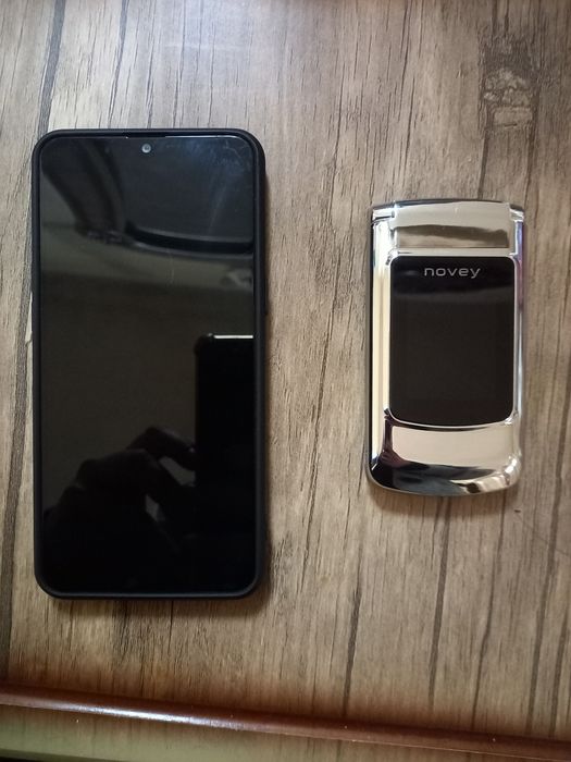 Samsung A10s va Novey A80r