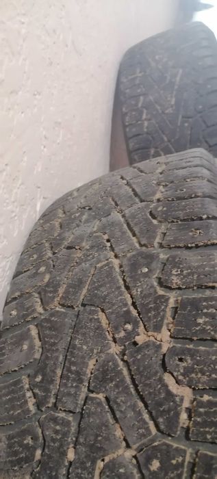 Резина зима 215/55/17