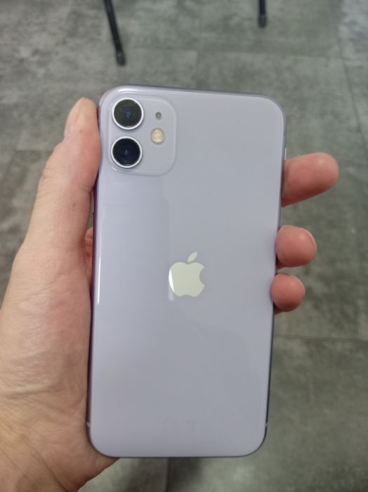 iPhone 11. 64 память