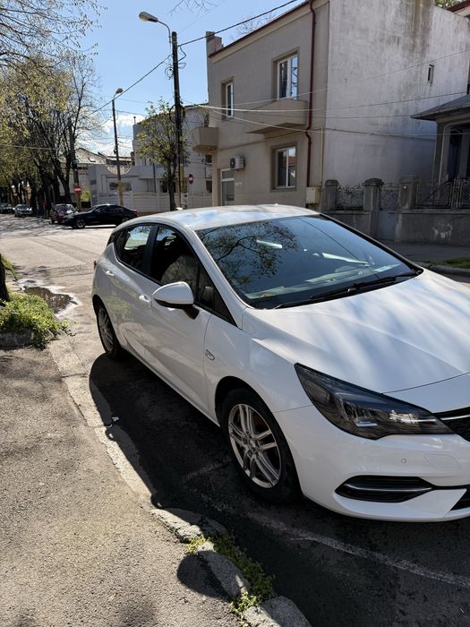 Opel Astra 1.5 diesel, an 2021