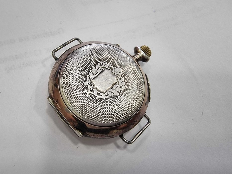 Сребърен часовник
