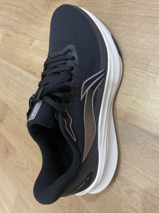 Кроссовки li-ning