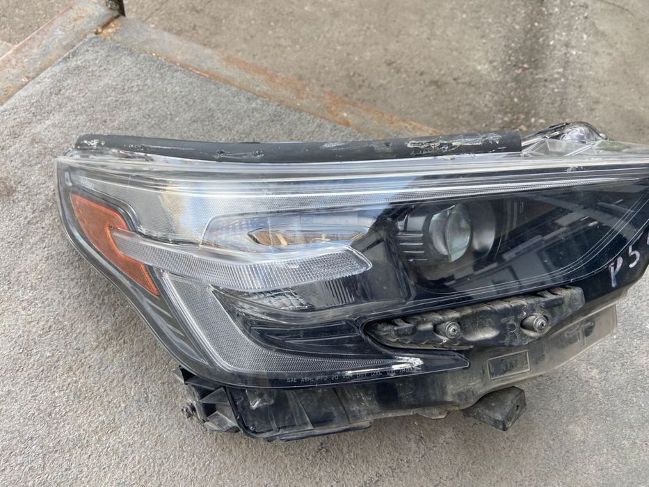 Фара Субару Outback 2023г