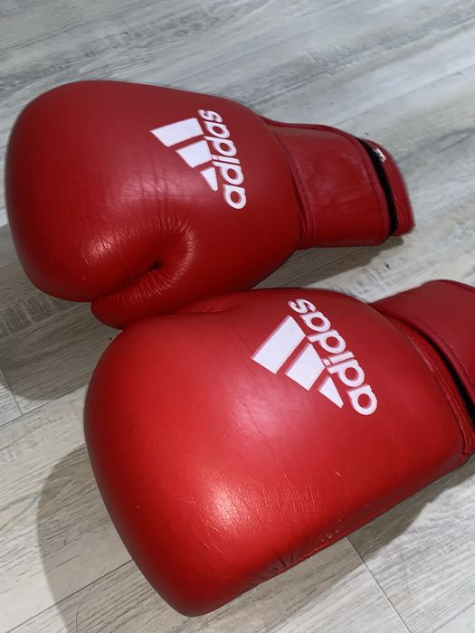 Боксерский перчатка adidas
