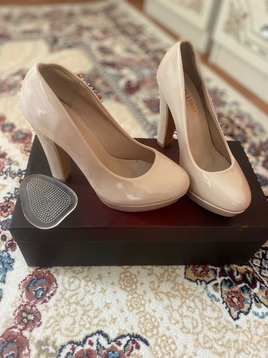 Продается туфли новые