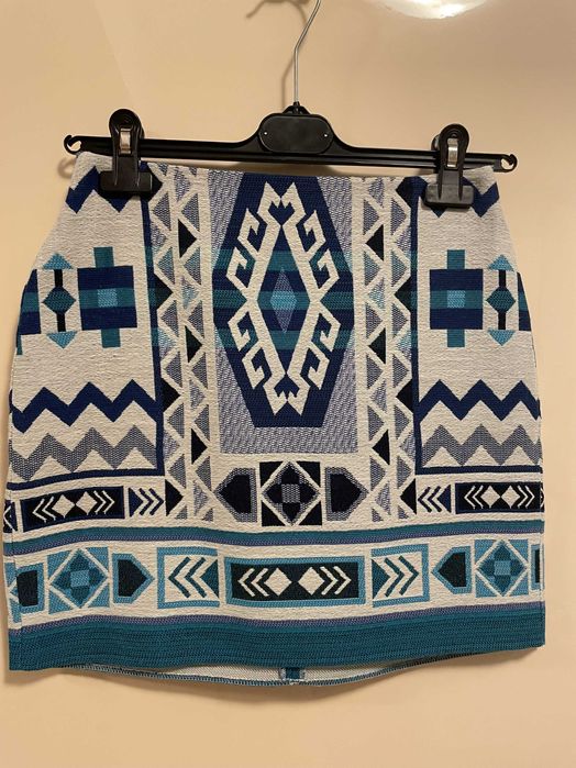 Fusta scurta H&M alba albastra 36 tesatura model aztec