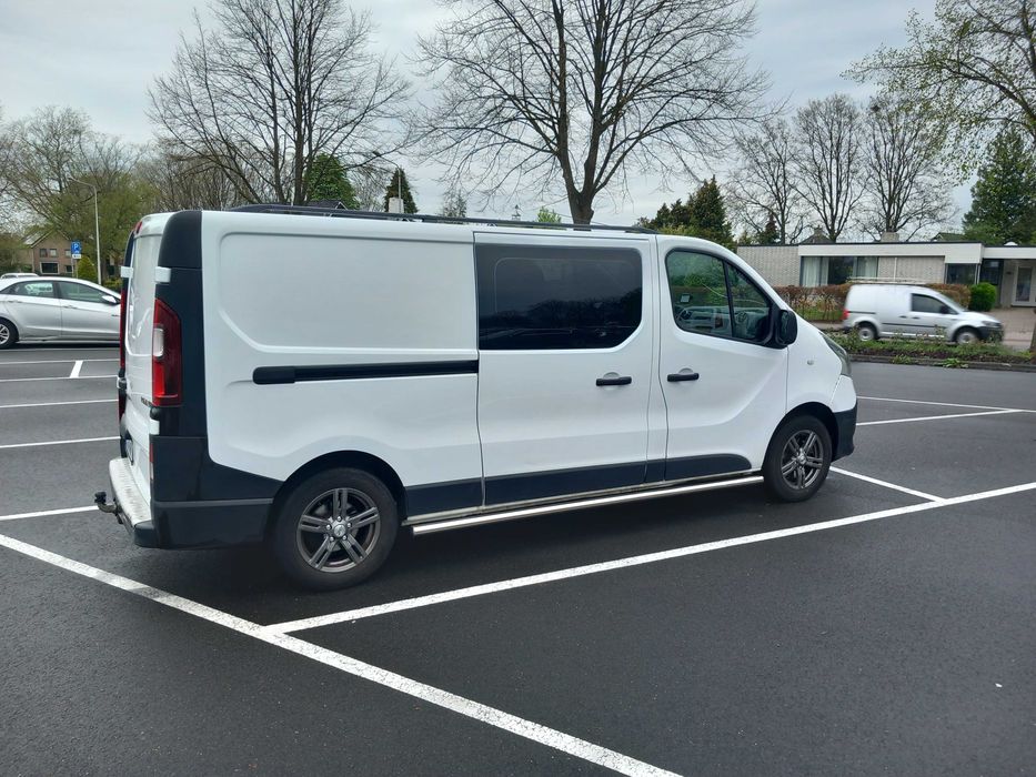 Vând Renault trafic 2016 5 locuri
