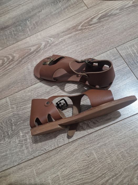 Vand sandale sex F, mărimea 36 din piele.