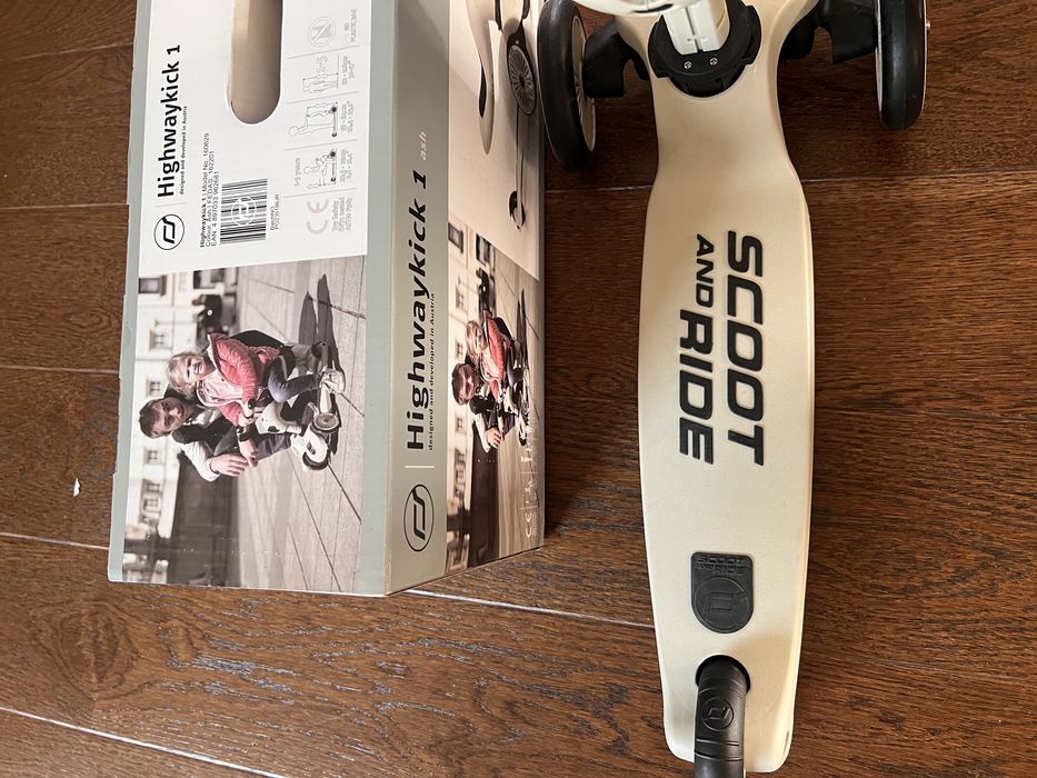 Trotineta ca noua Scoot and ride