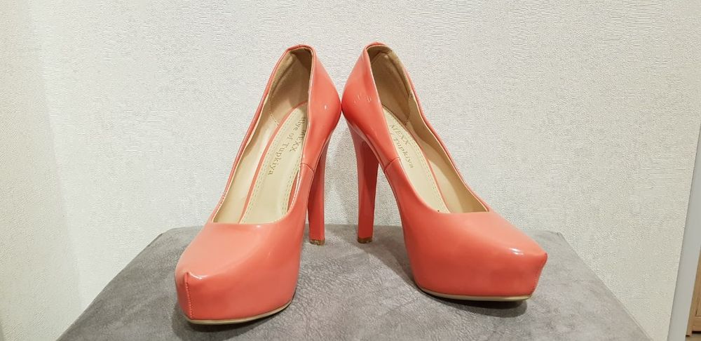 Туфли, не подошёл размер,38 размер