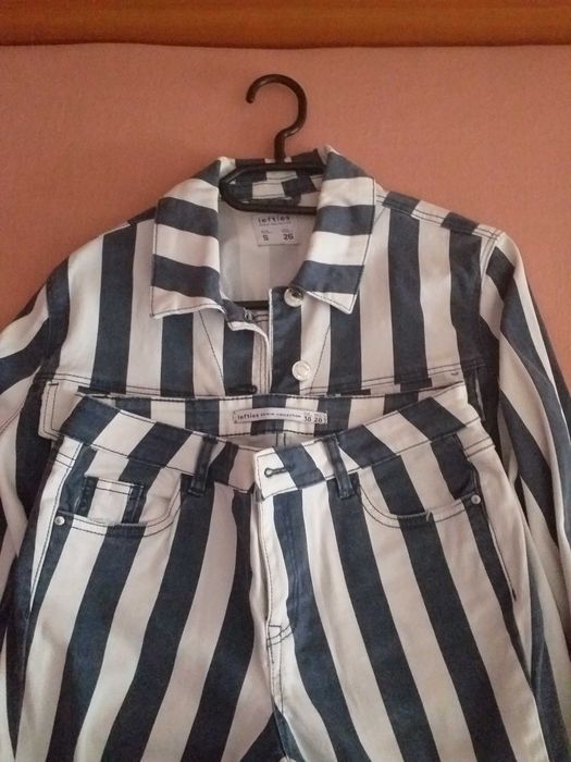 Дамски комрлект и елек в перфектно състояние неразличими от нови!