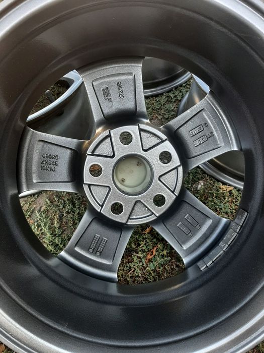 Продам диски р16 тойота.