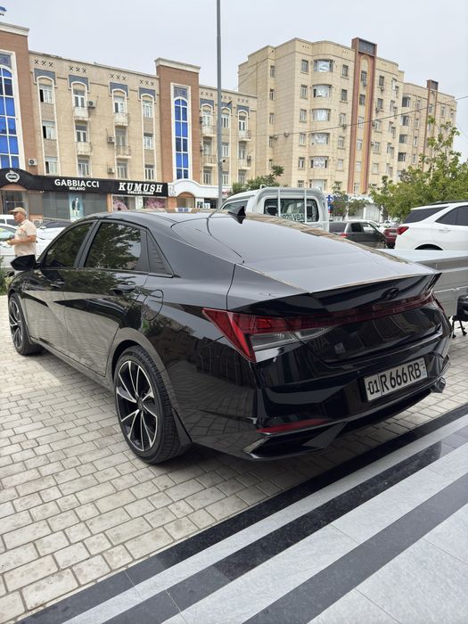 Hyundai Elantra 2021