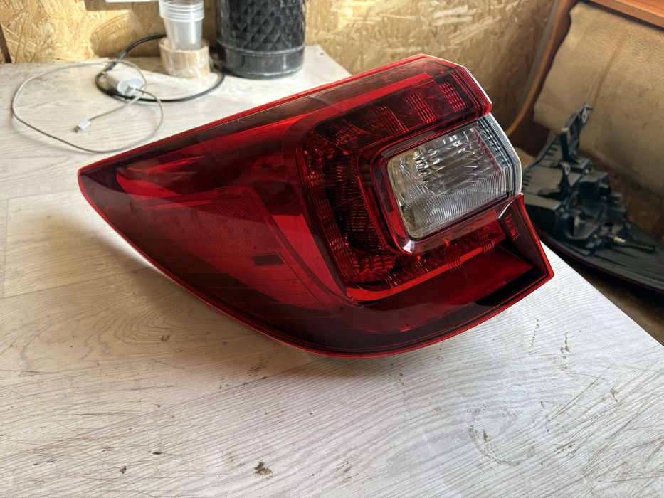 Субару Аутбек Фонарь