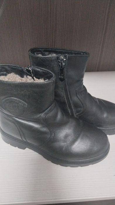 Продам зимнюю обувь для мальчика