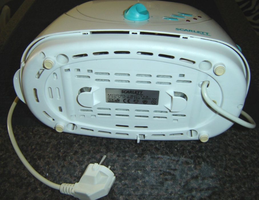 Отличный тостер Scarlett