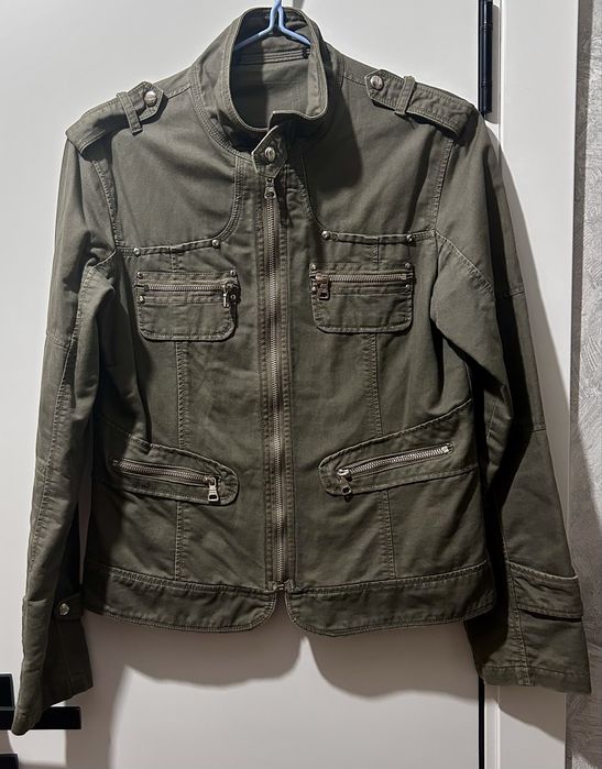 Куртки на девушку