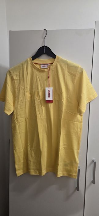 Tricou copii Hugo,original,marimea 162(14 ani)galben pal,nou,cu eticheta