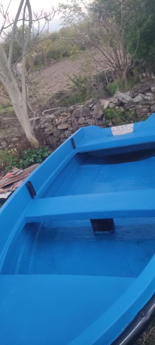 Продавам лодка 3.95 с двигател MARINER  10 КС.