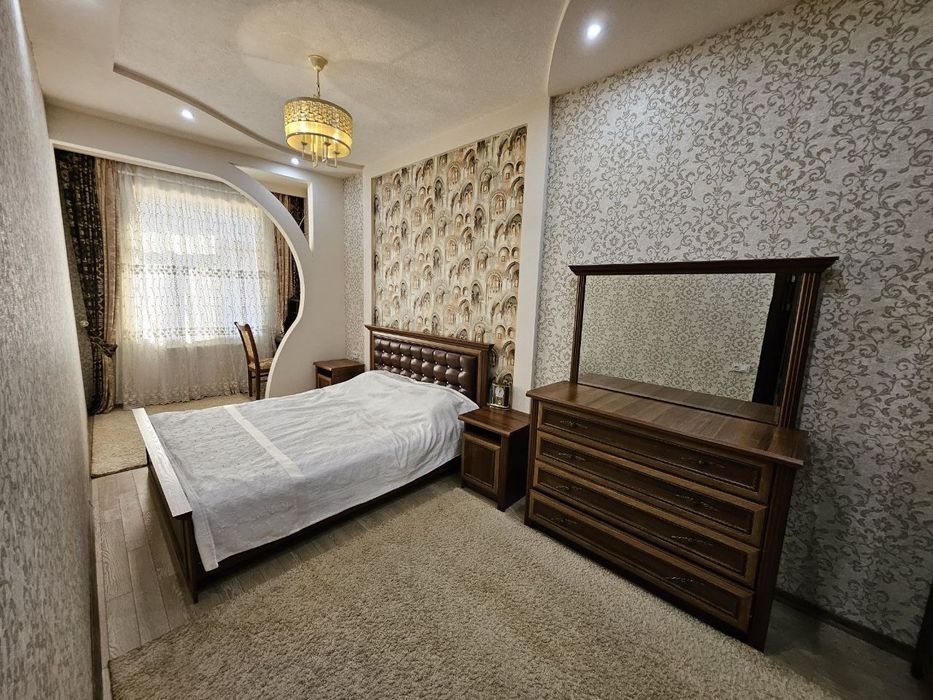 Сдаётся люкс квартира в центре города ул .Мирзо  Улугбек