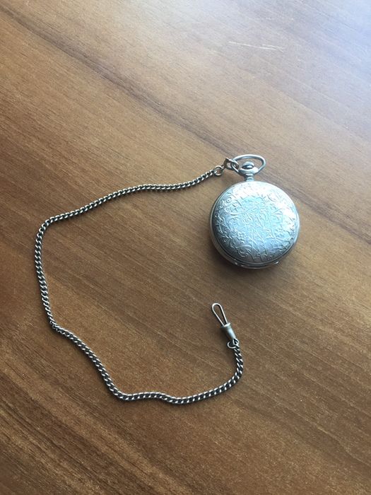 Продам карманные часы.коллекционные.