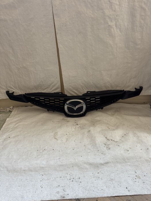 Оригинална решетка Мазда 2 Mazda 2