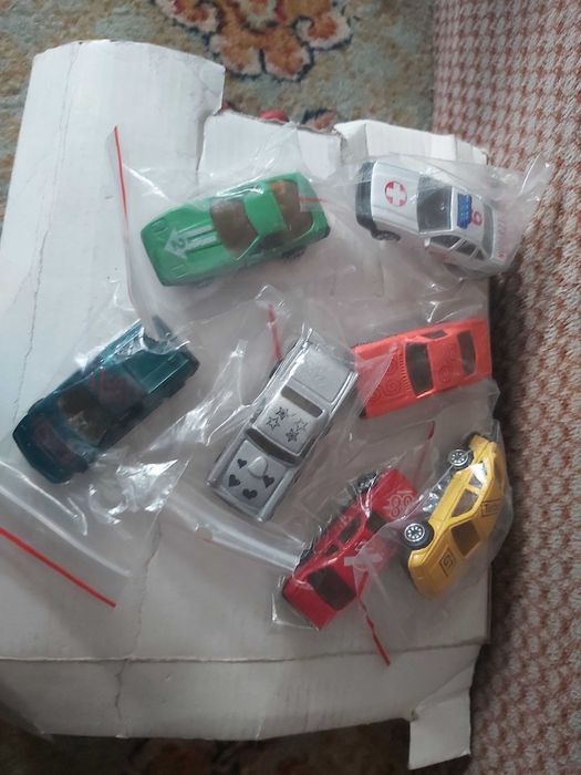 Mini colectie de masinute vintage din anii 1999