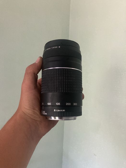 Продам фотоапорат Canon eos1100D